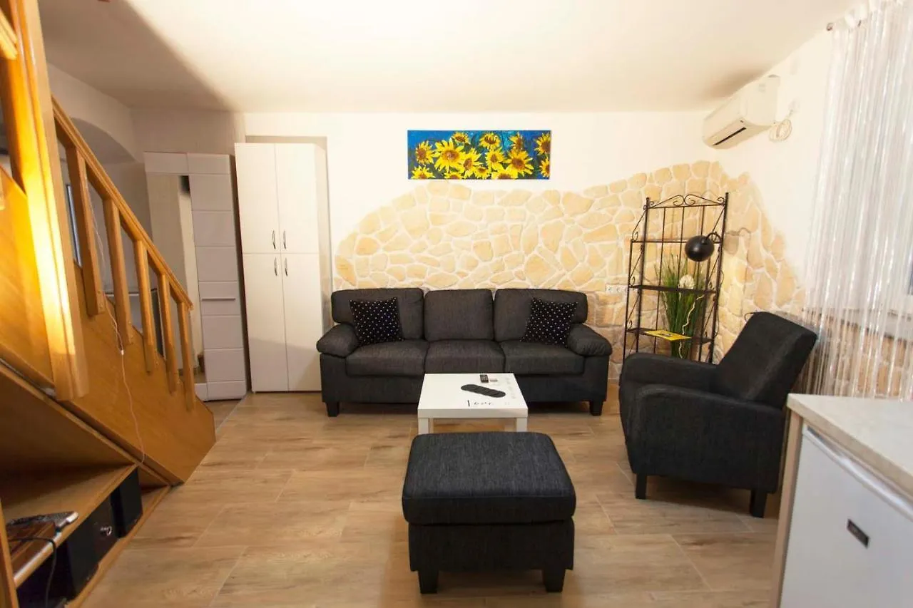 Casa Laura Cres Villa